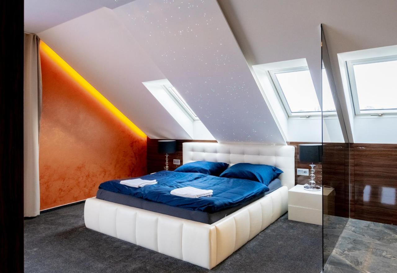 Aroma Gold Hotel Dolni Bousov Luaran gambar