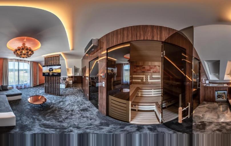 Aroma Gold Hotel Dolni Bousov Luaran gambar