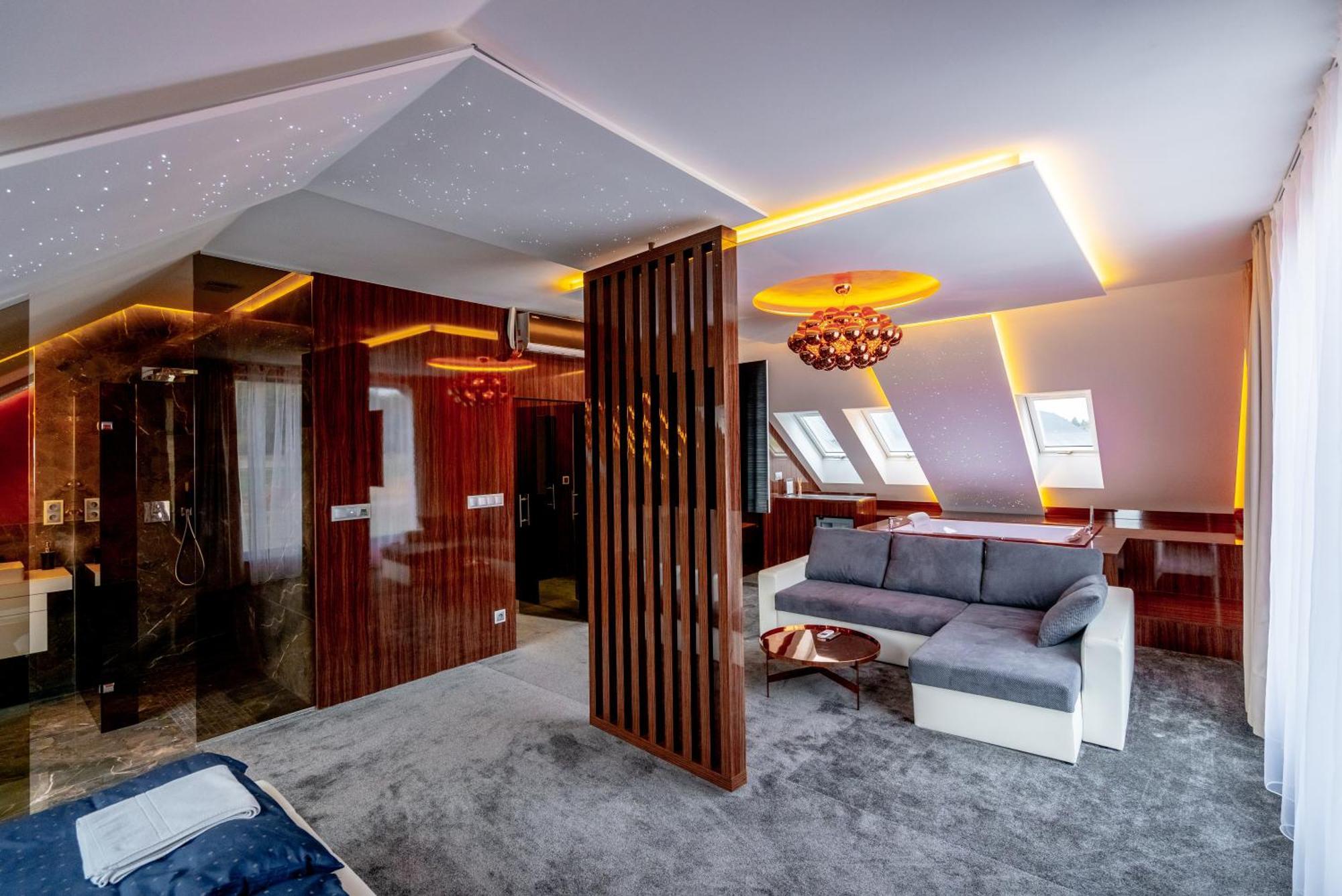 Aroma Gold Hotel Dolni Bousov Luaran gambar