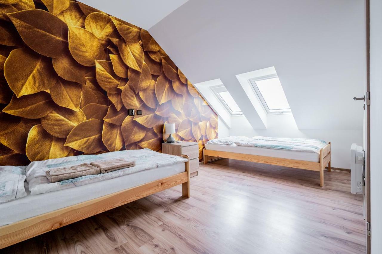 Aroma Gold Hotel Dolni Bousov Luaran gambar